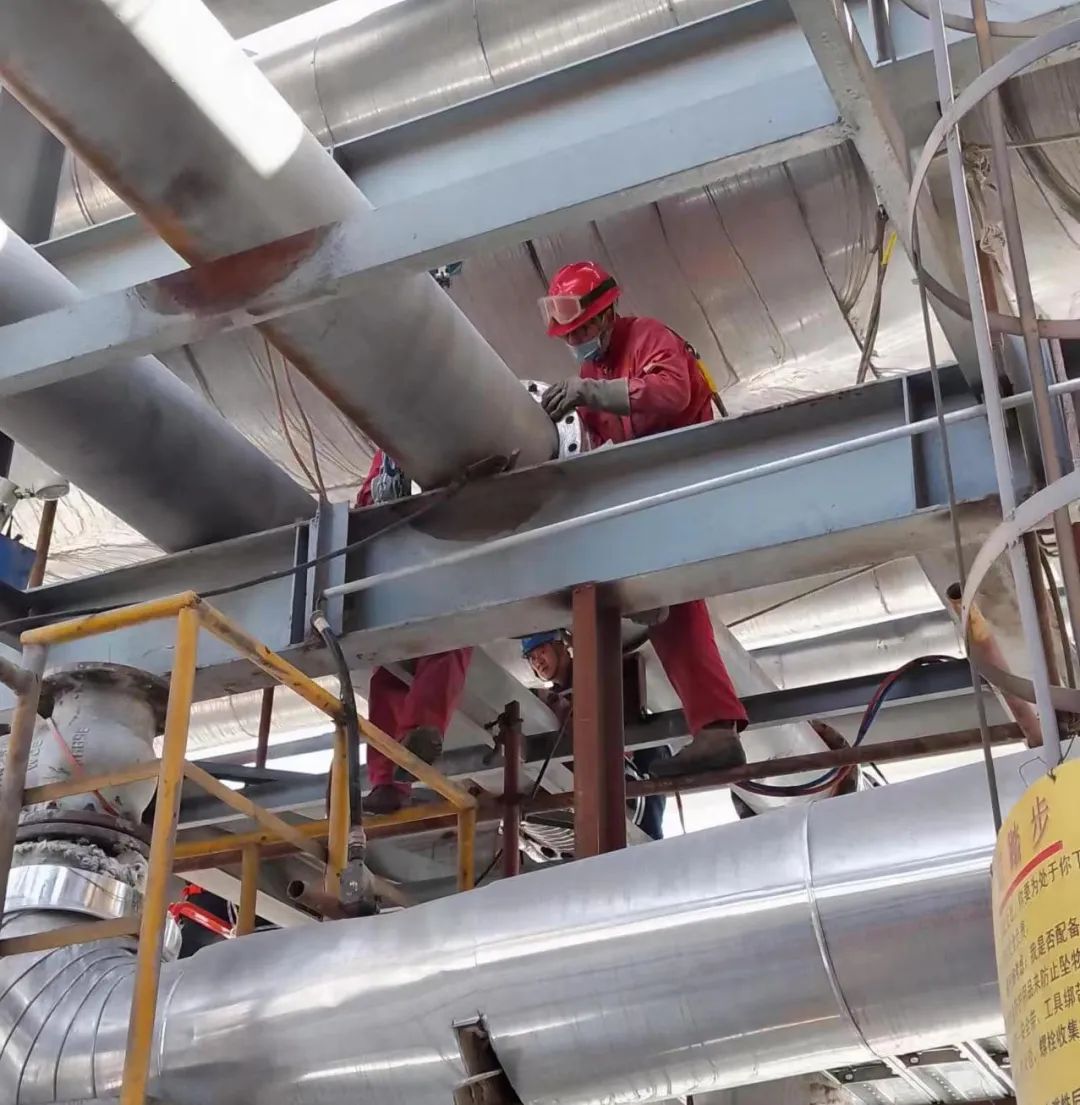 團(tuán)結(jié)一心干勁足 斗志昂揚戰(zhàn)檢修(圖3) 圖片