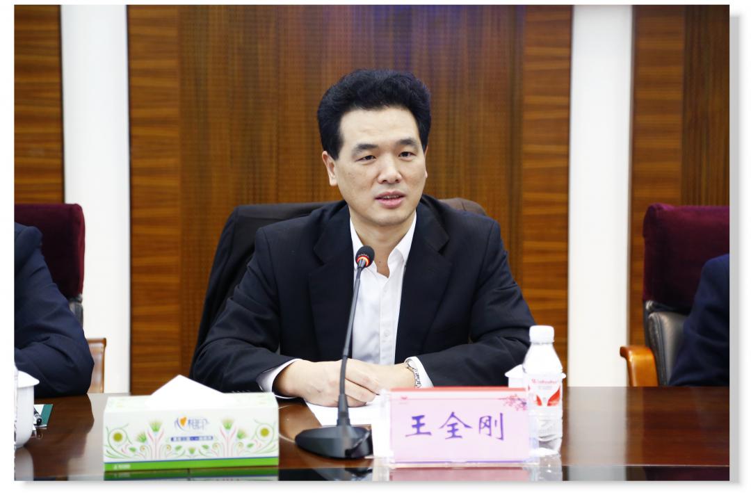 農(nóng)行湖北省分行副行長(zhǎng)王全剛一行到訪(fǎng)宜化集團(tuán)(圖3) 農(nóng)行湖北省分行副行長(zhǎng)王全剛一行到訪(fǎng)宜化集團(tuán)(圖3)