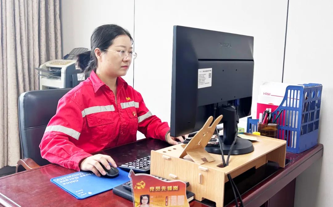 【宜化榜樣】化機(jī)公司牛艷嬌：恪盡職守勇?lián)?dāng)，廉潔自律揚(yáng)清風(fēng)(圖3)