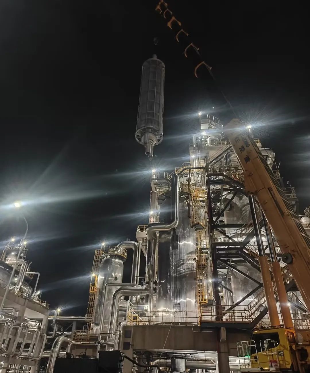 化機公司圓滿完成新宜化工變換爐大修任務(wù)(圖3) 化機公司圓滿完成新宜化工變換爐大修任務(wù)(圖3)