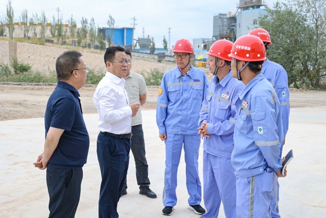 王大真到內(nèi)蒙古區(qū)域分子公司現(xiàn)場(chǎng)辦公