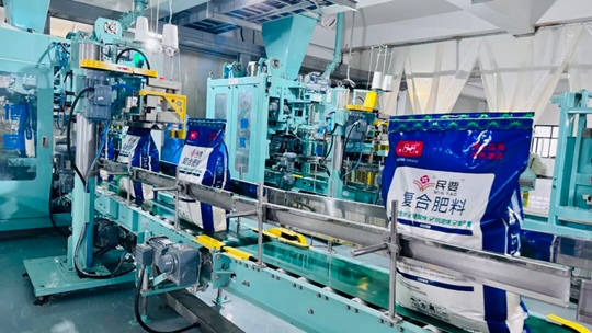 宜化酵母復(fù)合肥成功下線！增值復(fù)合肥再添“新成員”(圖1)