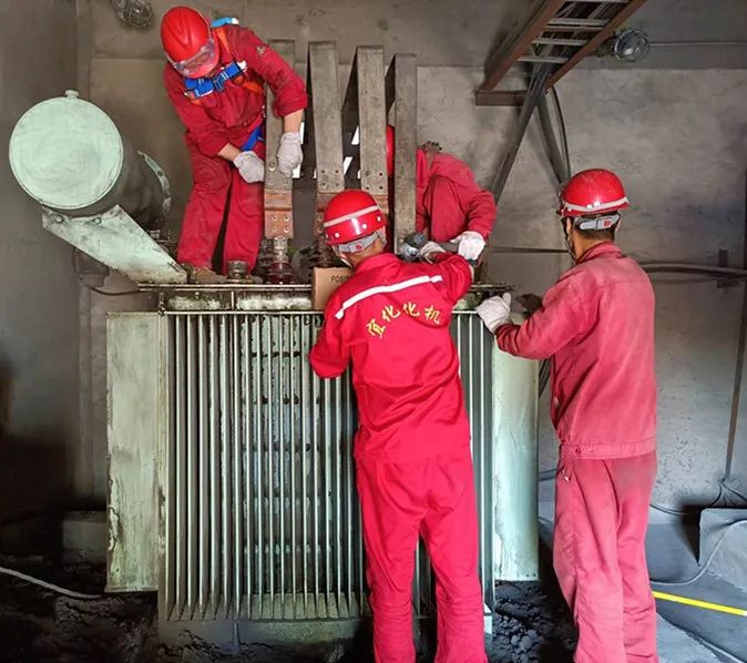 戰(zhàn)高溫 斗酷暑 齊心協力完成內蒙宜化大修(圖2) 圖片