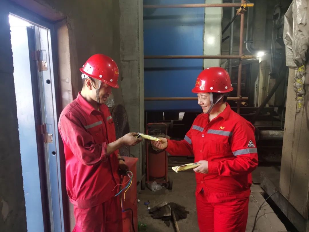 戰(zhàn)高溫 斗酷暑 齊心協力完成內蒙宜化大修(圖3) 圖片